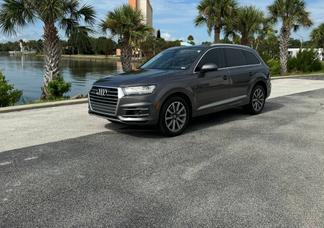 Audi Q7 car