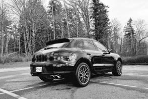 Porsche Macan car