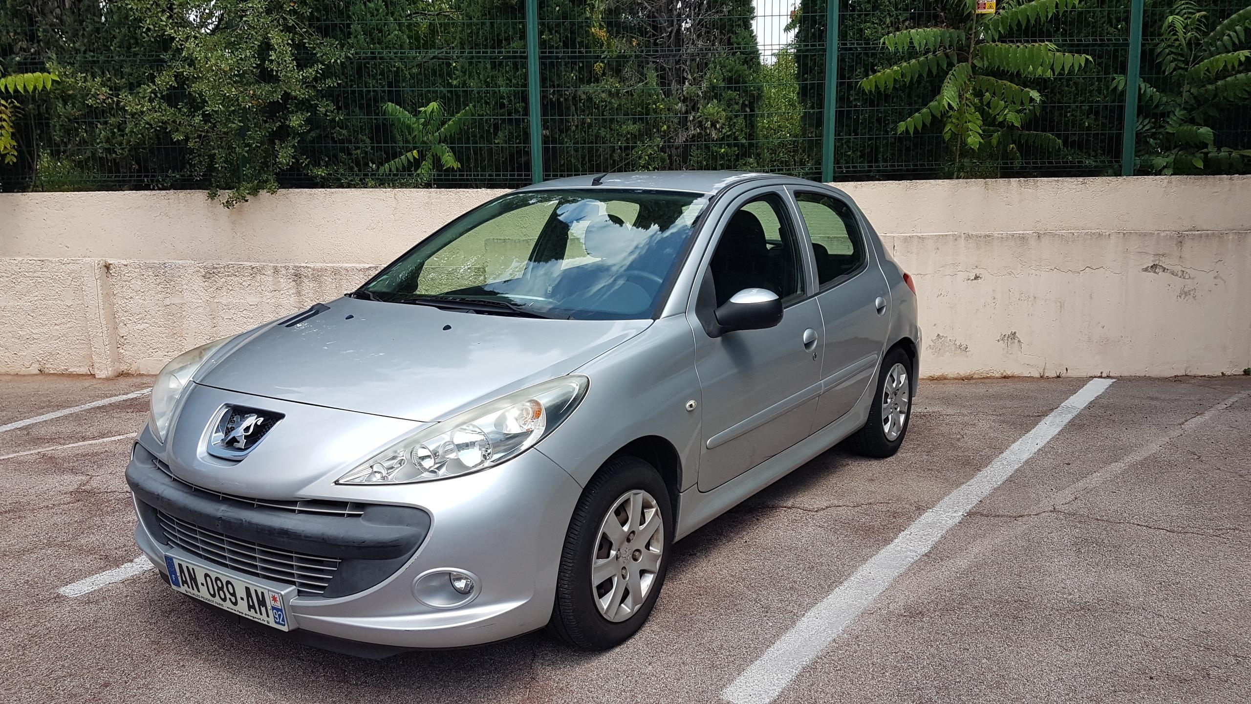 Peugeot 206+ 2010 à Antibes