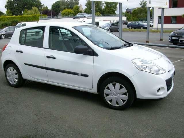 Renault CLIO III 2011 à Val-de-reuil