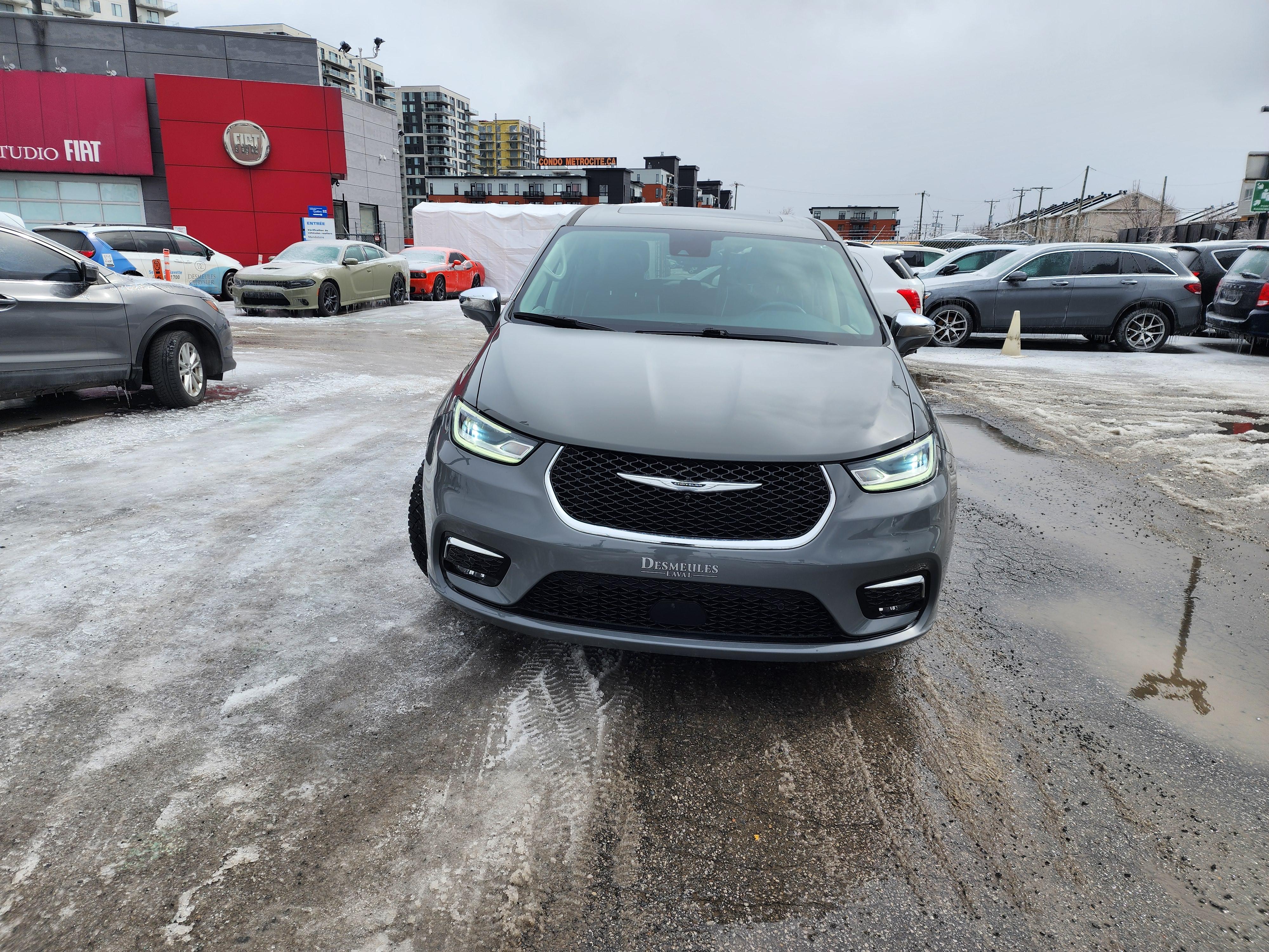 Chrysler Pacifica 2022 à Kirkland, QC