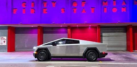 Tesla Cybertruck 2025