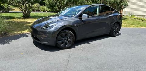 Tesla Model Y 2024