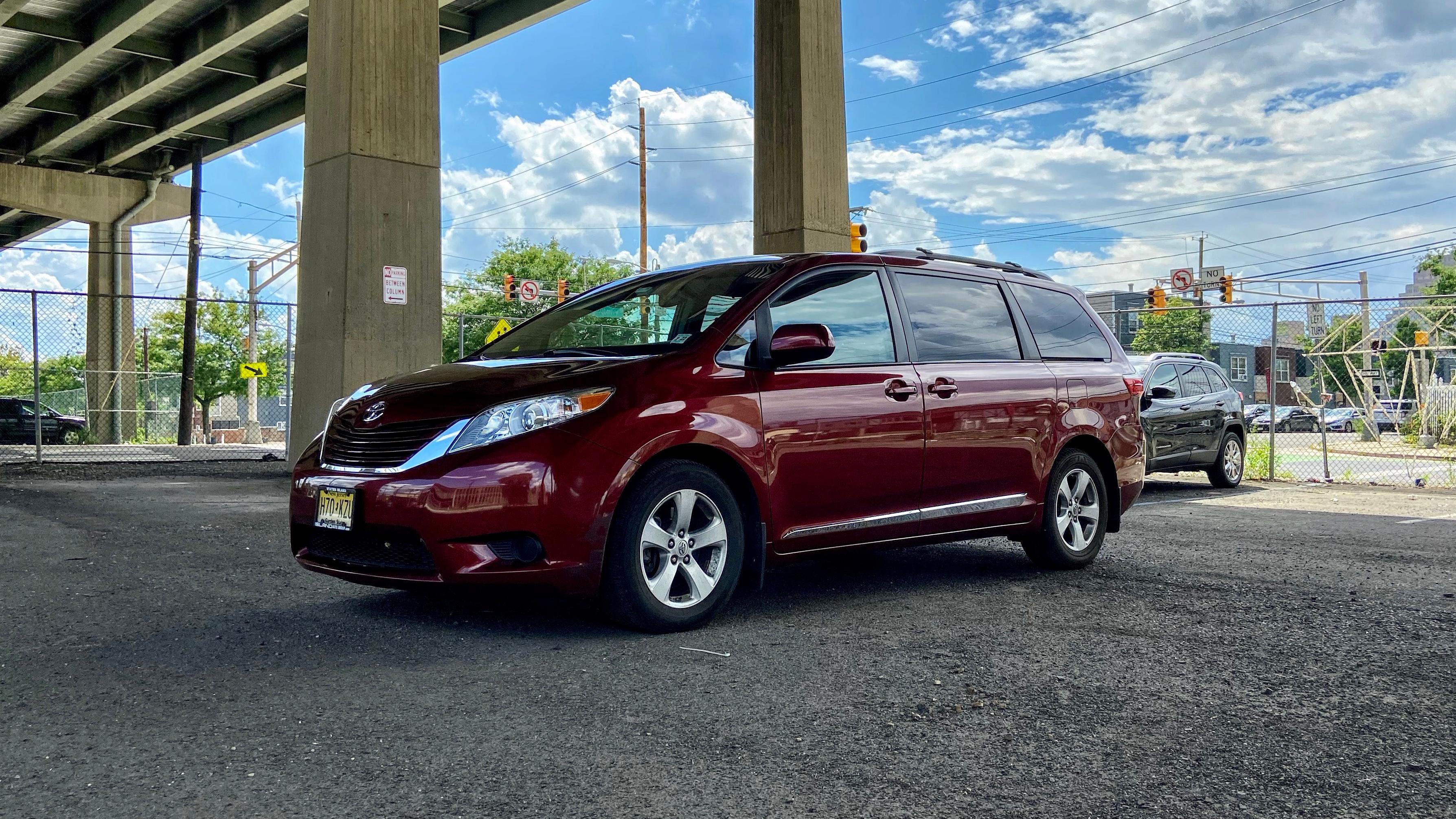 Toyota Sienna 2017 in Jersey City, NJ