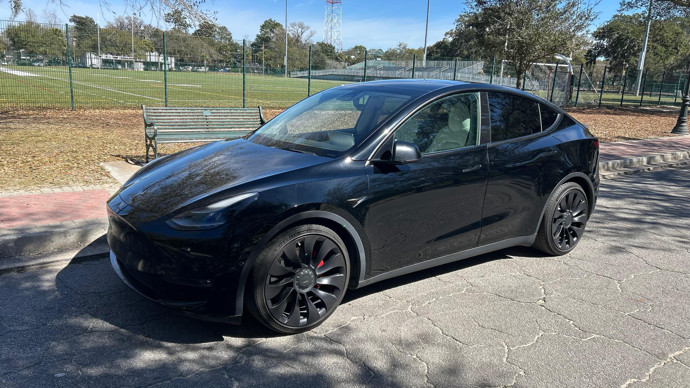 Tesla Model Y 2022 in Savannah, GA