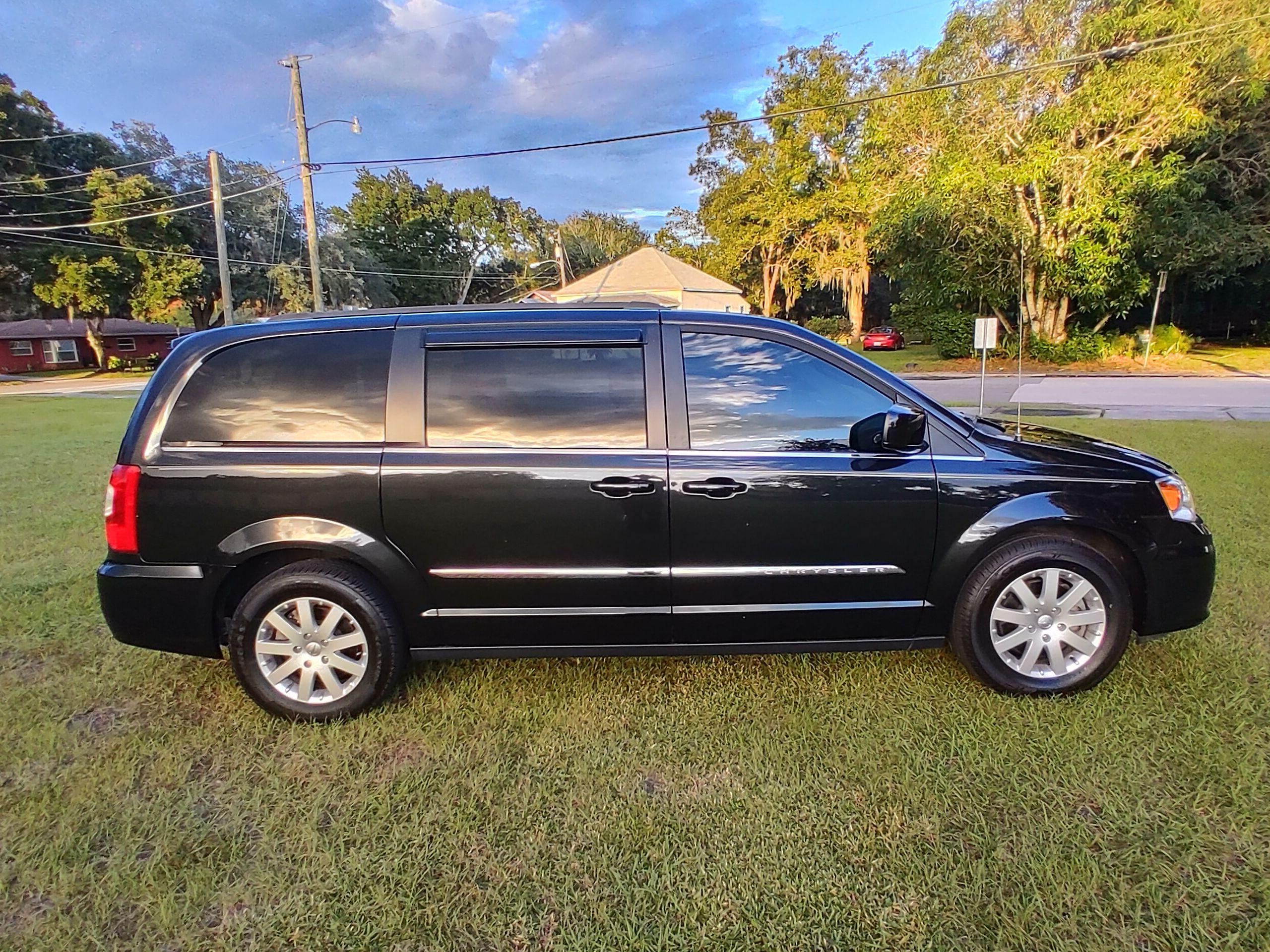 Chrysler Town & Country 2016 in 