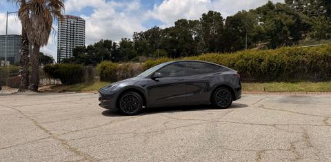 Tesla Model Y 2024