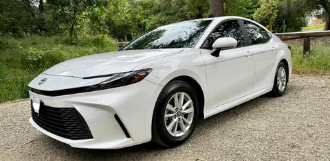 Toyota Camry Hybrid 2025