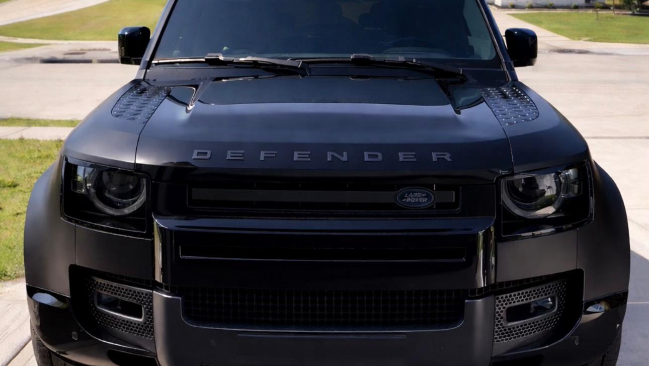 Land Rover Defender 2025 in 