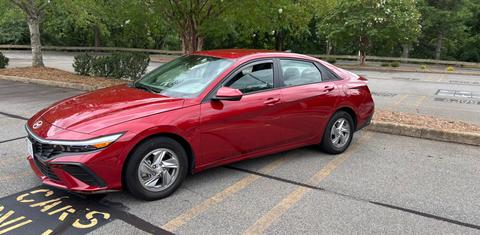 Hyundai Elantra 2024