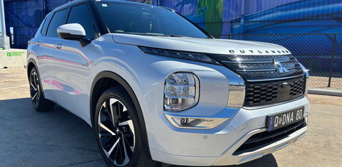 Mitsubishi OUTLANDER 2022