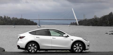 Tesla MODEL Y 2024
