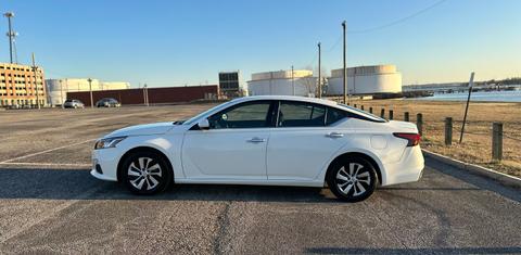Nissan Altima 2020
