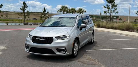 Chrysler Pacifica 2023