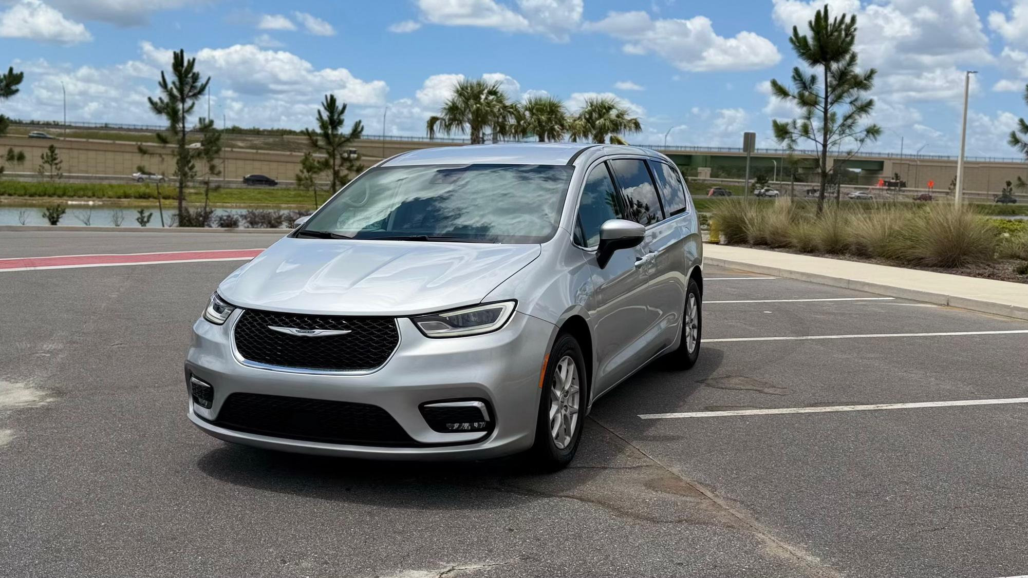 Chrysler Pacifica 2023 in Orlando, FL