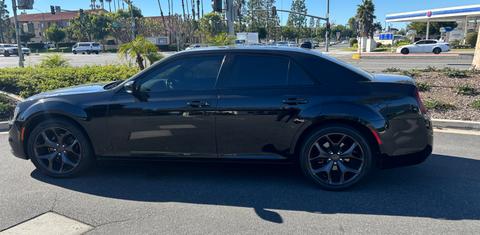 Chrysler 300 2021