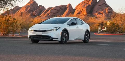 Toyota Prius 2025