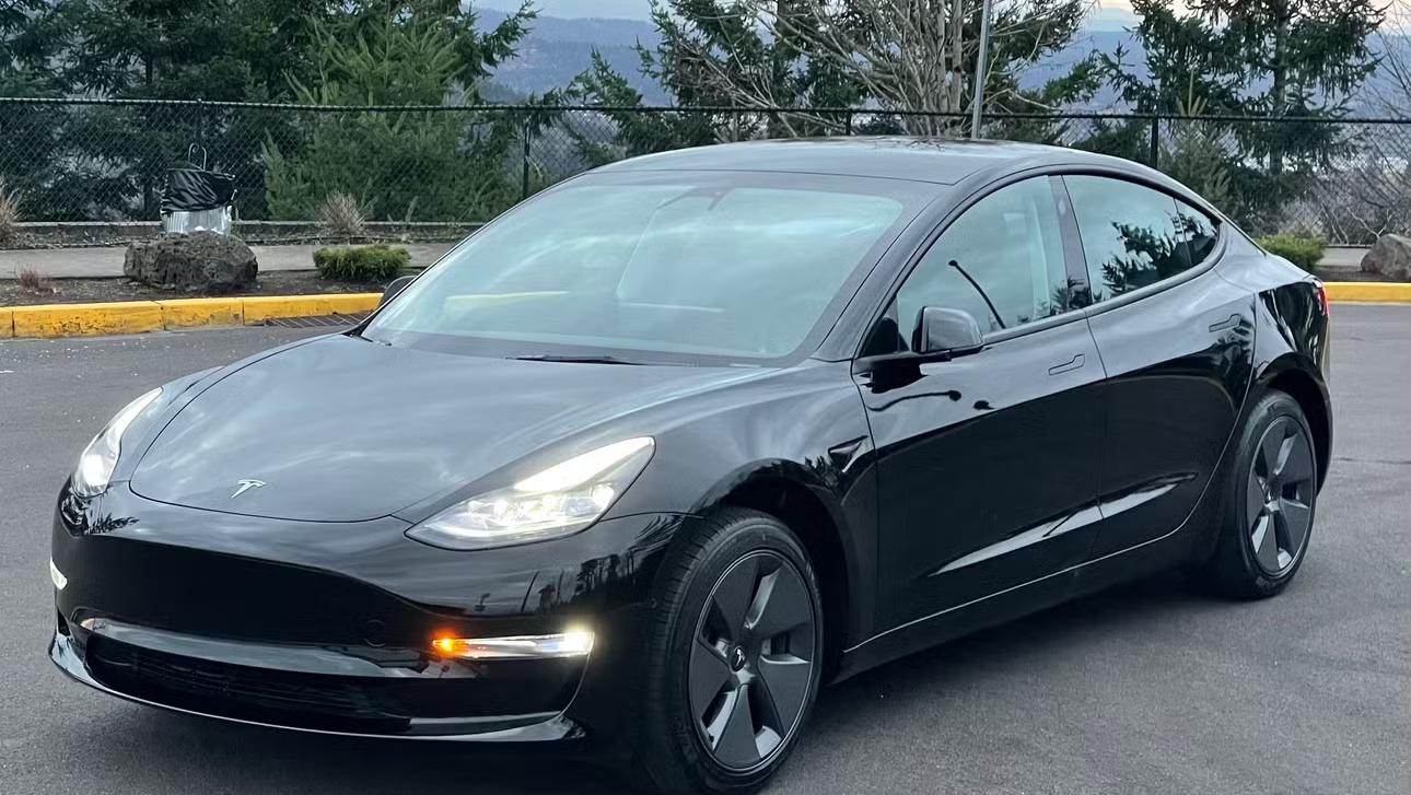Tesla Model 3 2022 in Covington, WA