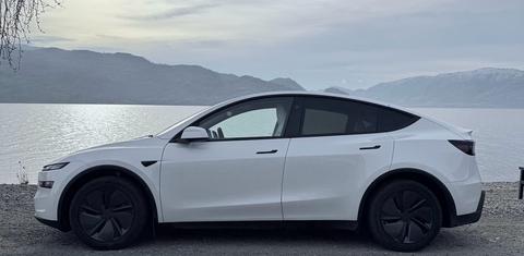 Tesla Model Y 2026