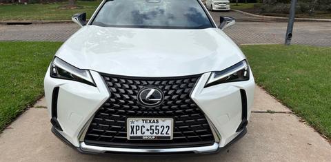 Lexus UX 2025
