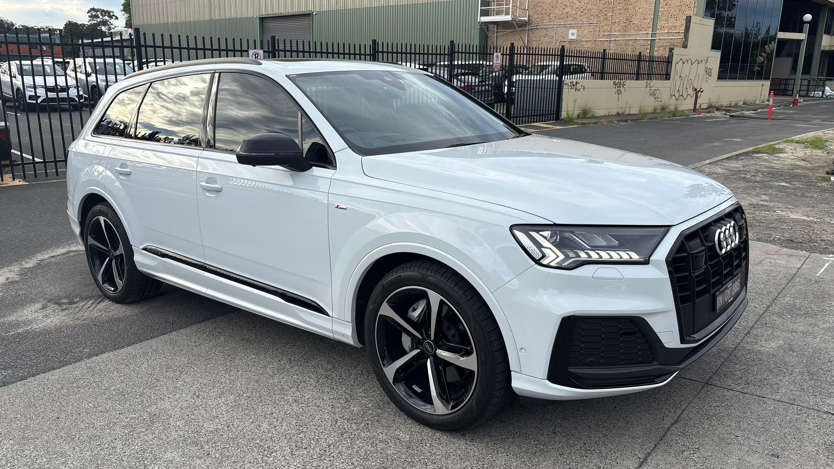 Audi Q7 2024 in Mascot