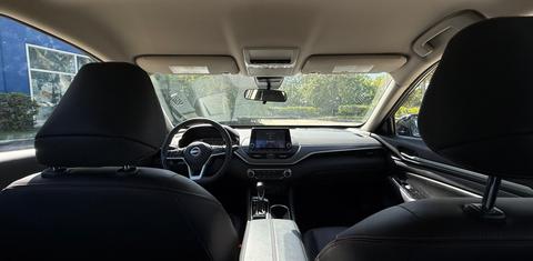Nissan Altima 2025