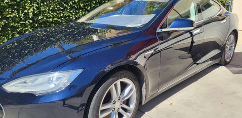 Tesla Model S 2015