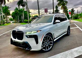 BMW X7 car