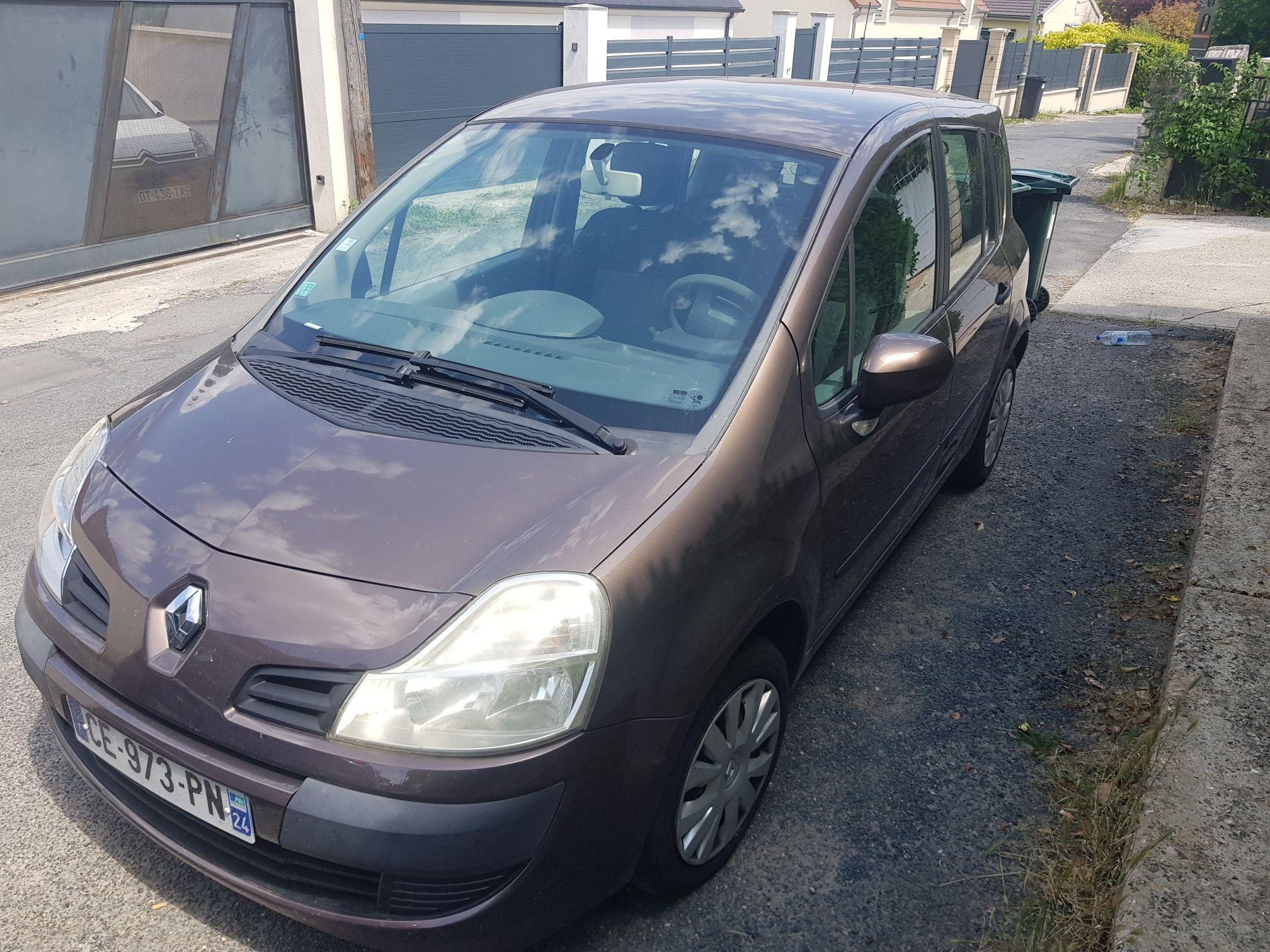 Renault GRAND MODUS 2012 à Les Sables-d'Olonne