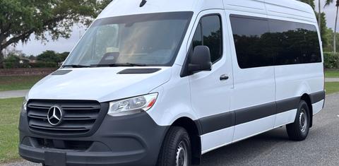 Mercedes-Benz Sprinter 2025