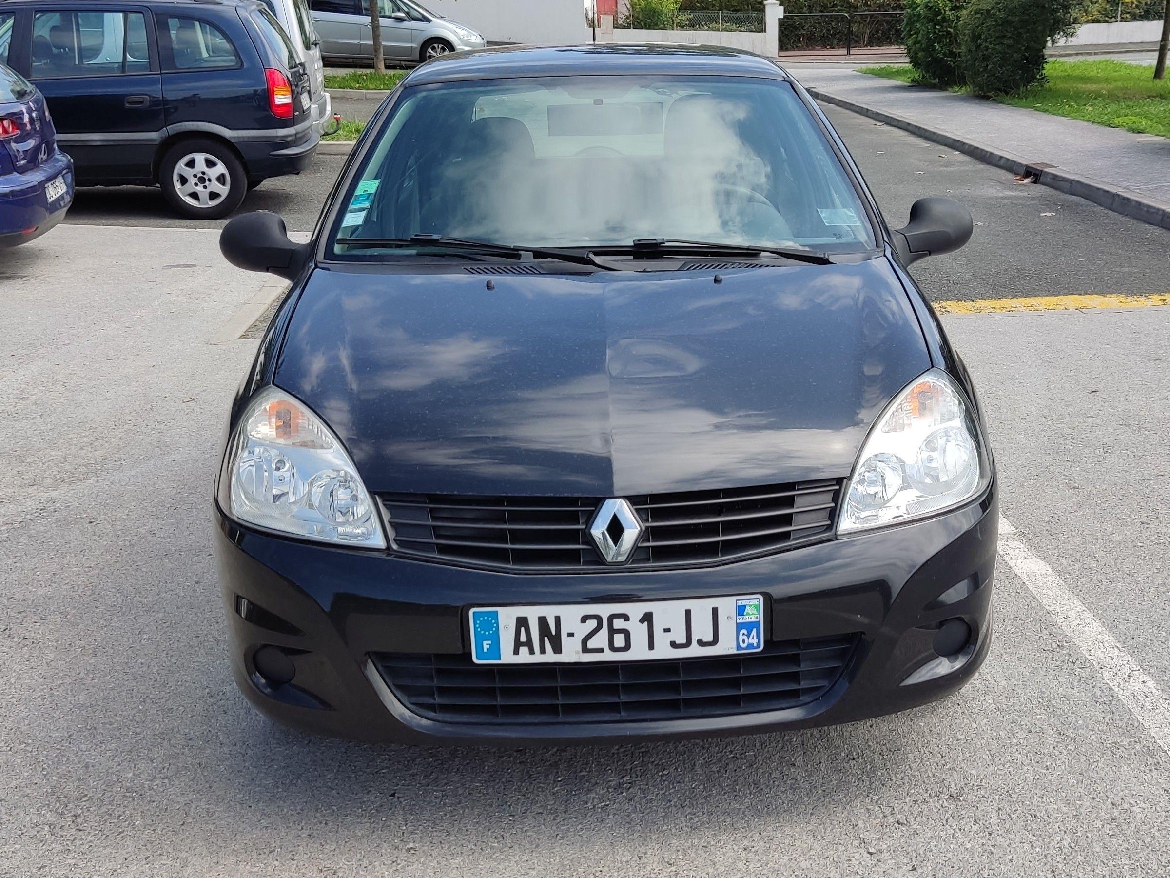 Renault CLIO CAMPUS II 2010 à Hendaye