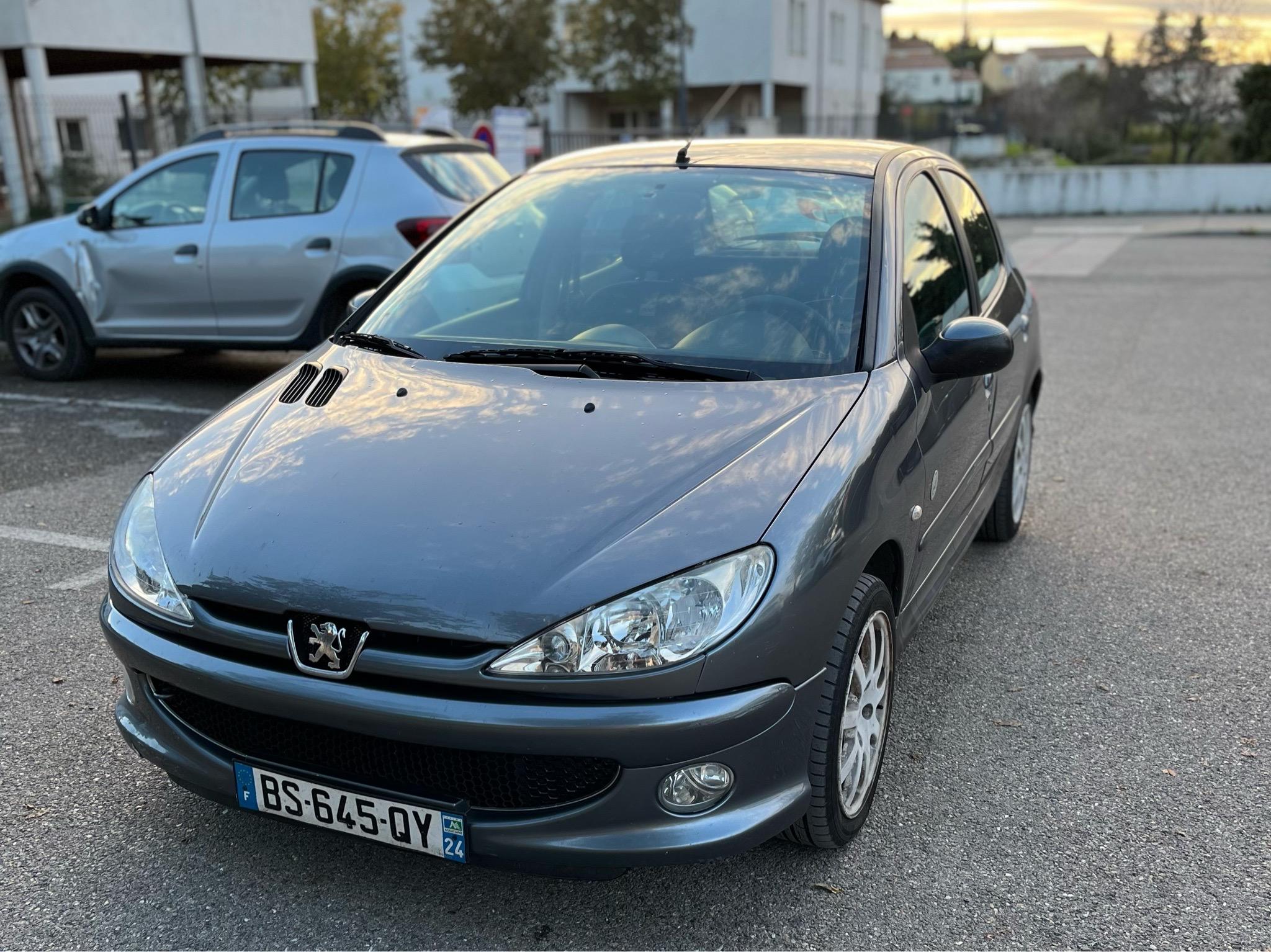 Peugeot 206 2008 à Manduel