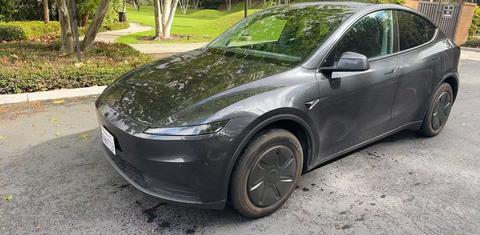 Tesla Model Y 2026