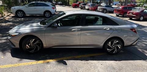 Hyundai Elantra 2025