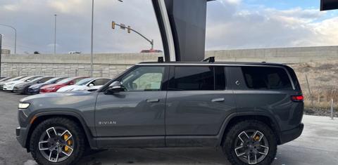 Rivian R1S 2022