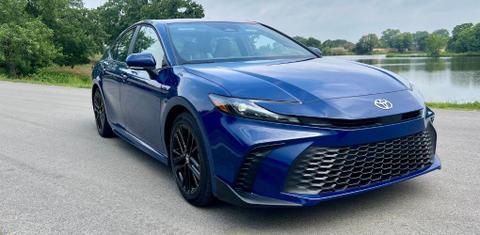 Toyota Camry Hybrid 2025