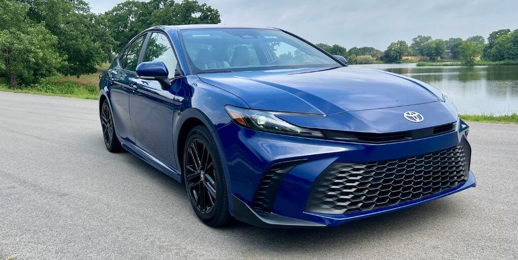 Toyota Camry Hybrid 2025 in 