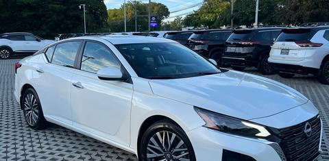 Nissan Altima 2025