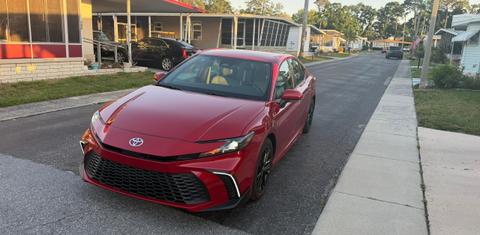 Toyota Camry Hybrid 2026