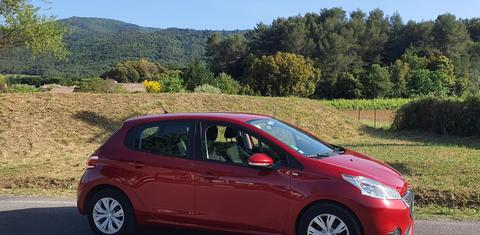Peugeot 208 2015