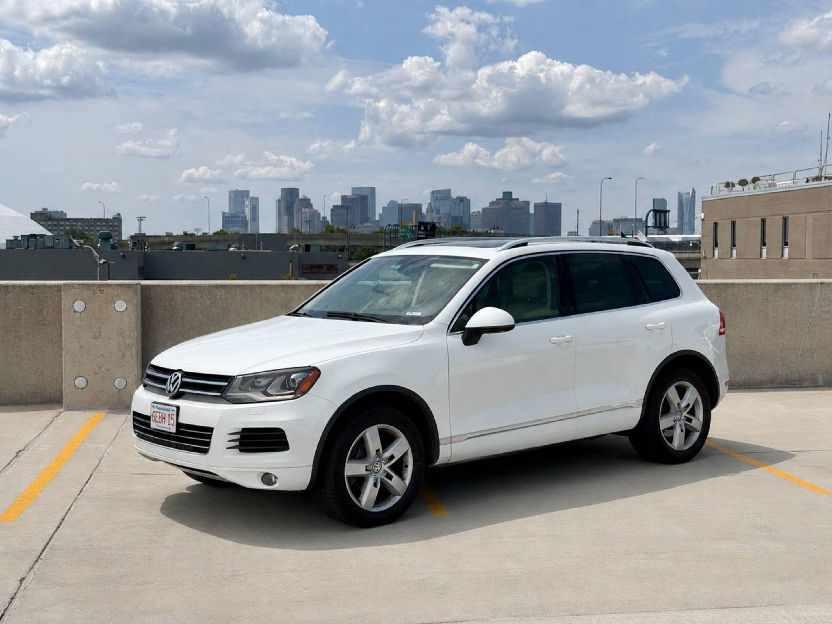Volkswagen Touareg 2014 in Lexington, MA