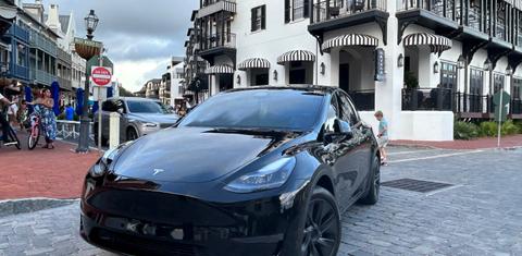Tesla Model Y 2024