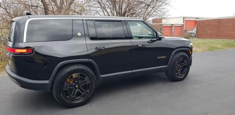 Rivian R1S 2024