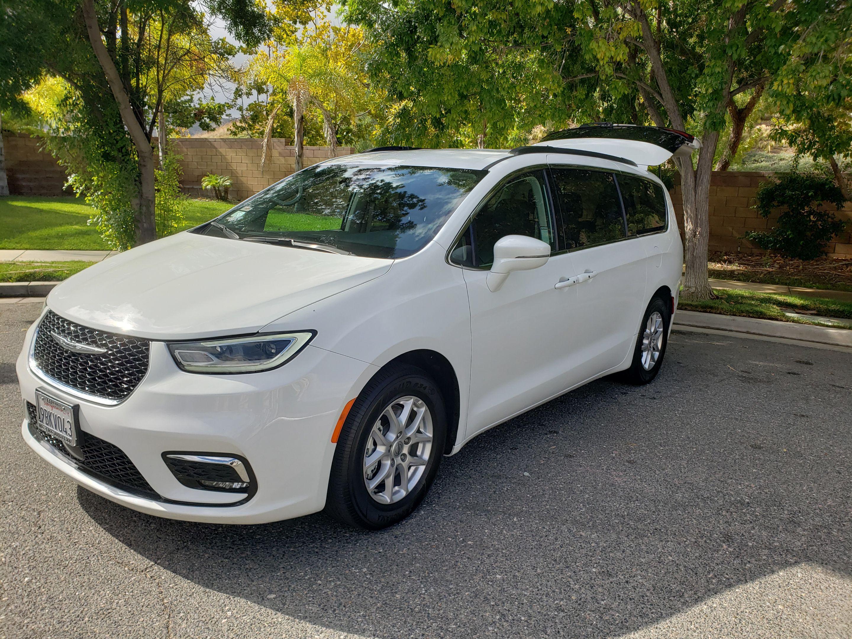 Chrysler Pacifica 2022 in 