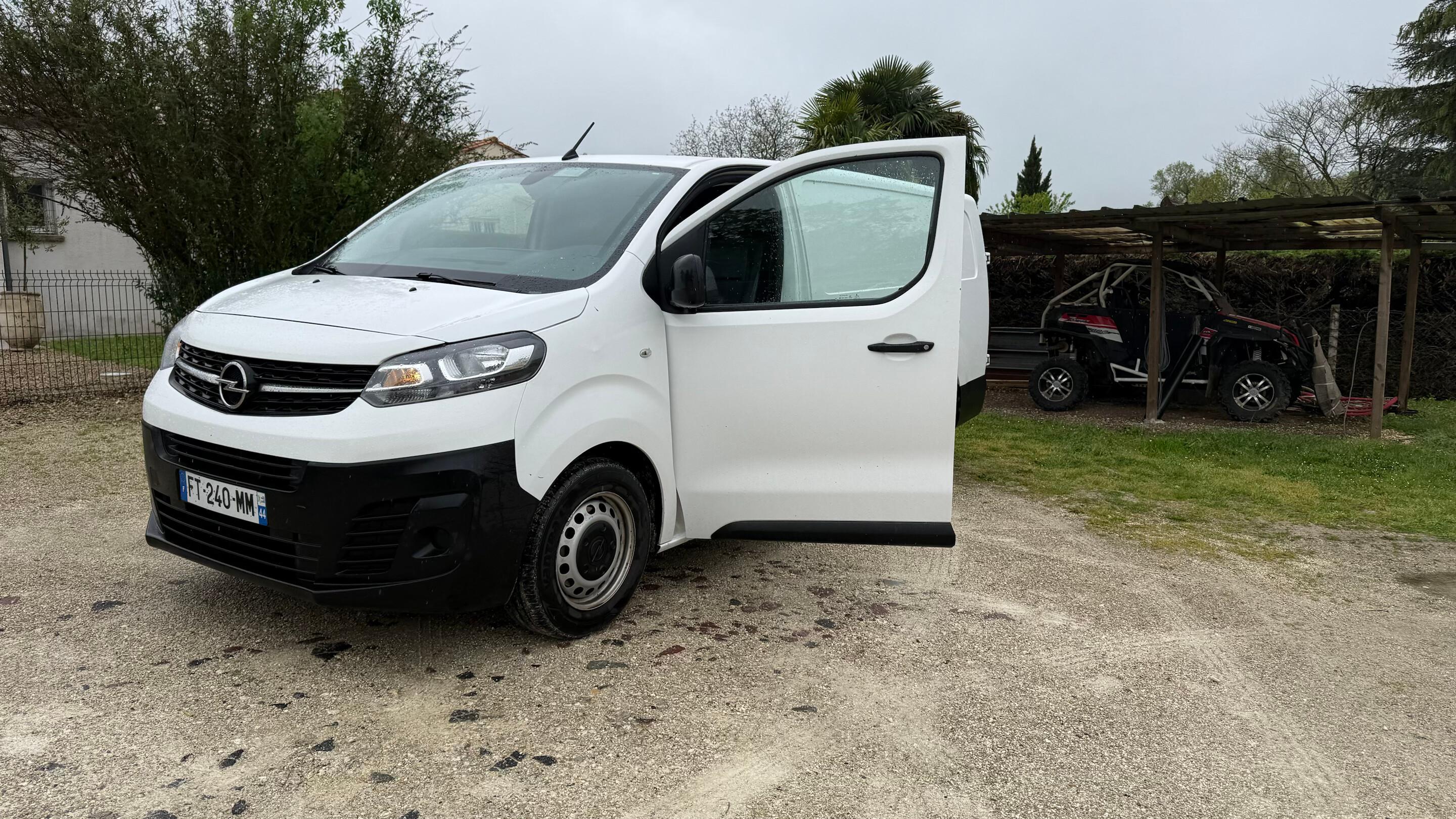 Opel VIVARO 2020 à Châteaubernard