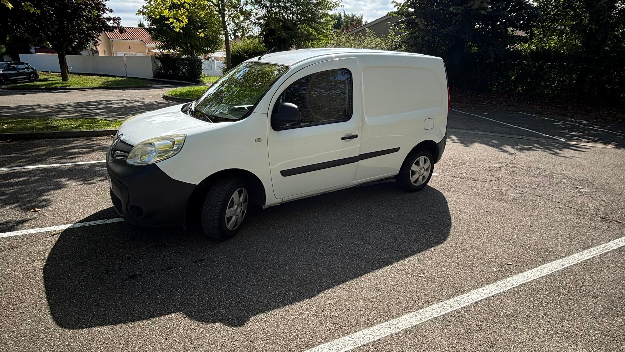 Renault KANGOO EXPRESS II 2017 in Meyzieu