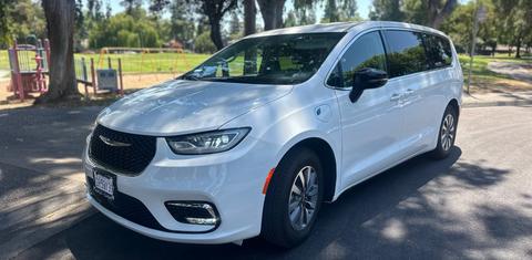 Chrysler Pacifica 2024