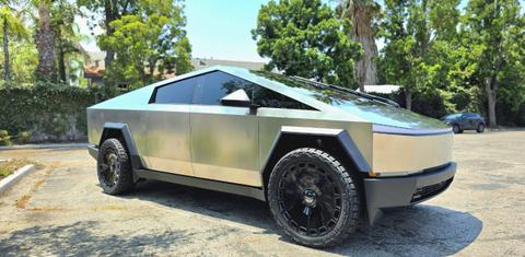 Tesla Cybertruck 2025