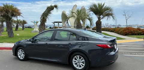 Toyota Camry Hybrid 2026