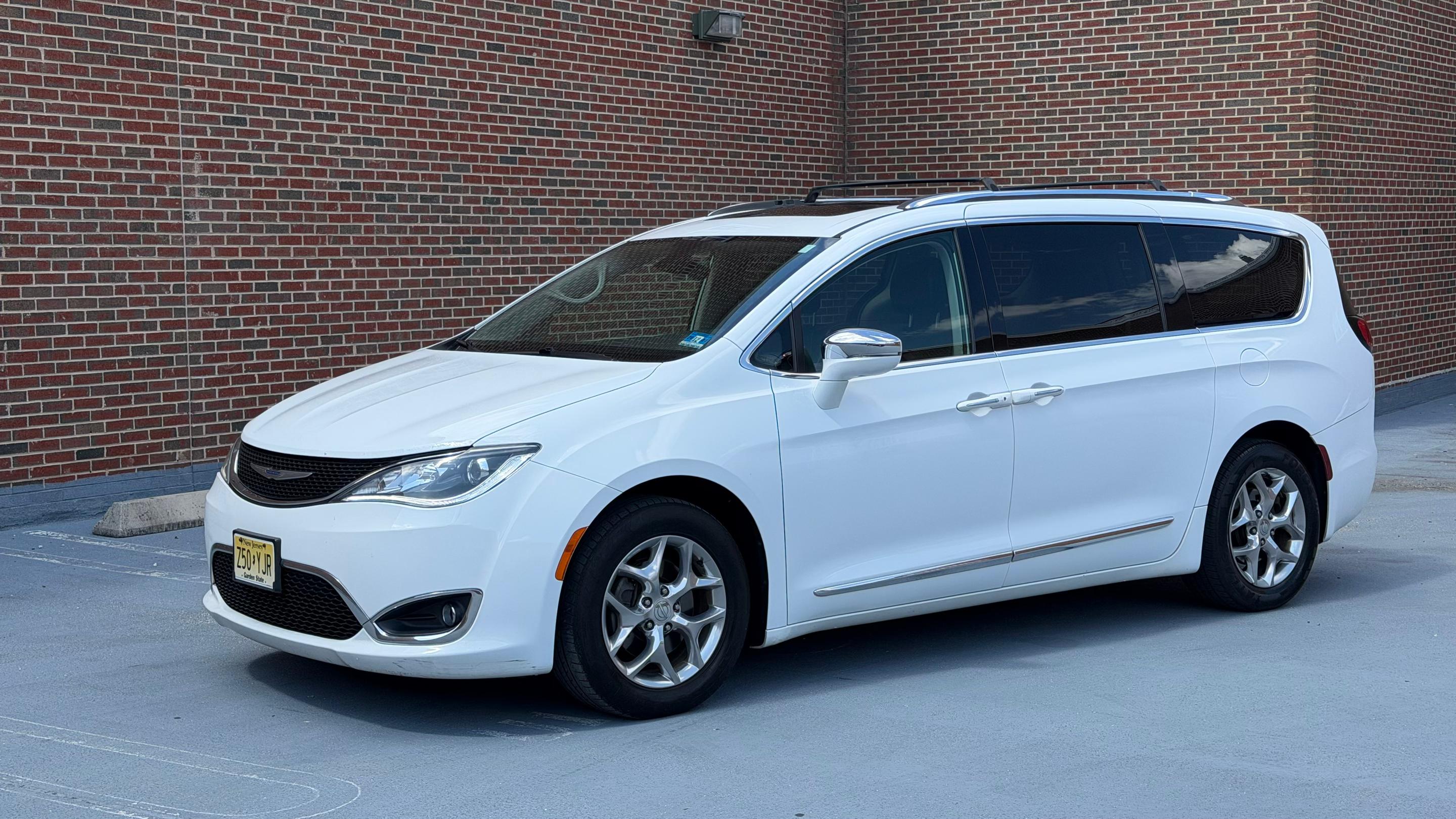 Chrysler Pacifica 2018 in Livingston, NJ